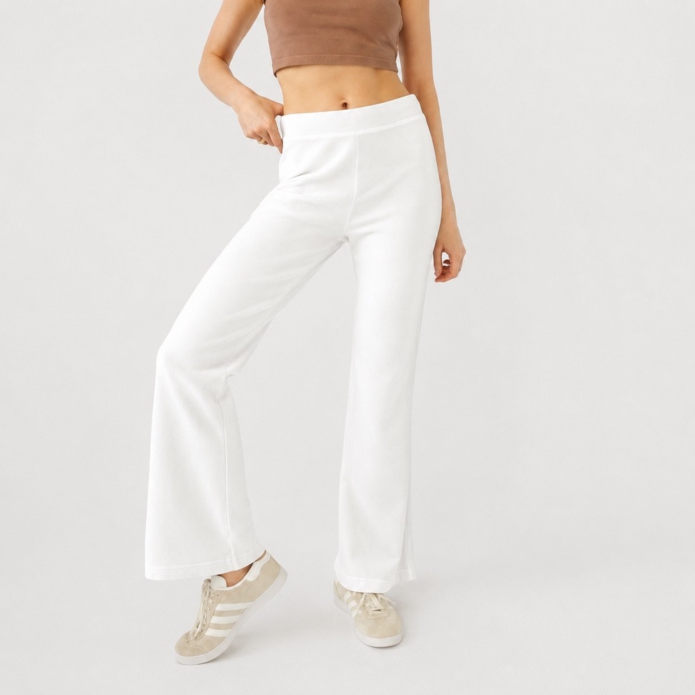 Aritzia Sunday Best Kiera High Waisted Velour Flare Pants White Medium